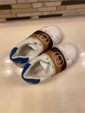 Gucci Kids White Leather Sneakers with Brown & Tan Striped Strap and Blue Heel